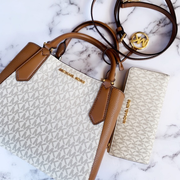 BUNDLE Michael kors Purse and wallet - Picture 2 of 8